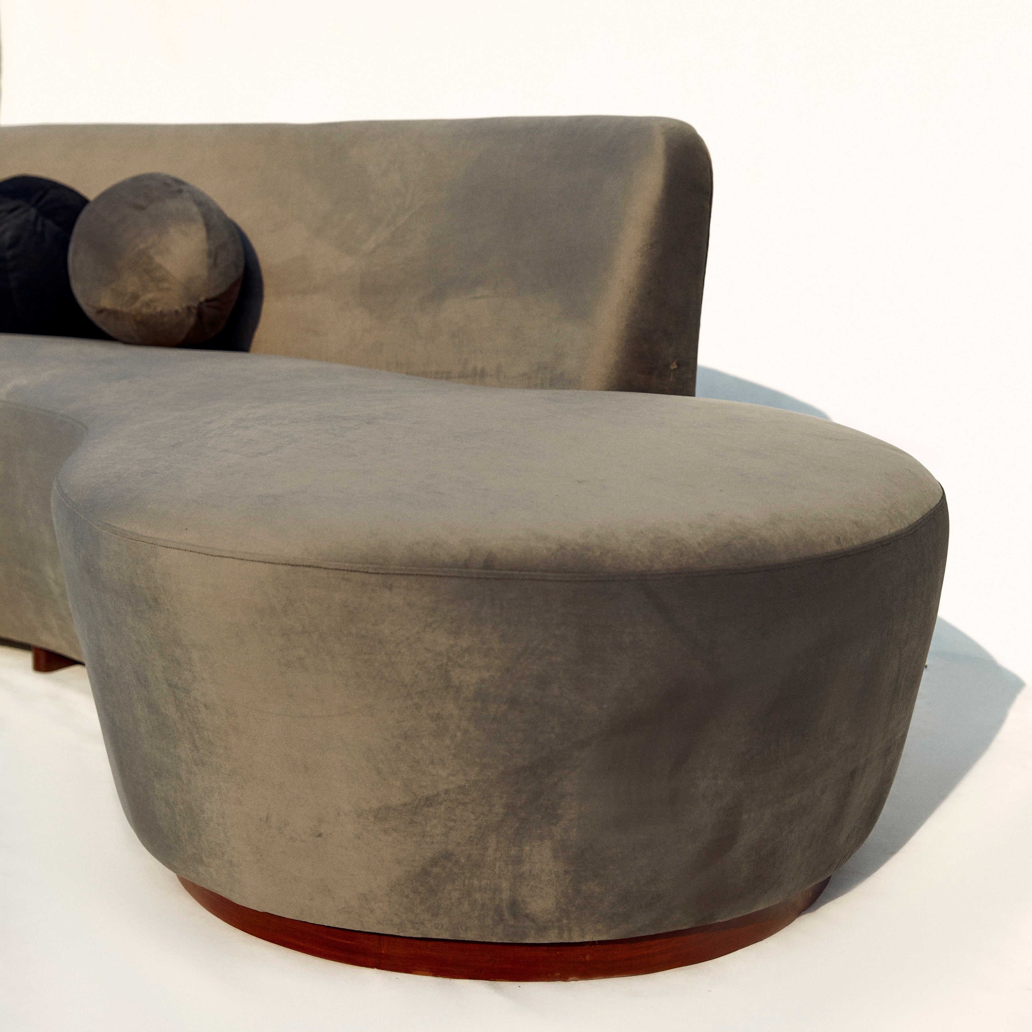 CONTOUR COUCH - Image 3