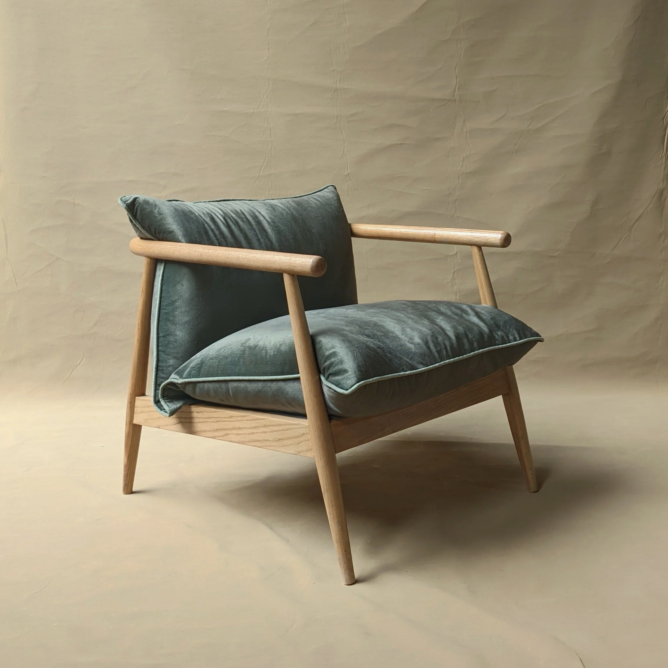 LAID BACK ARM CHAIR - Image 3