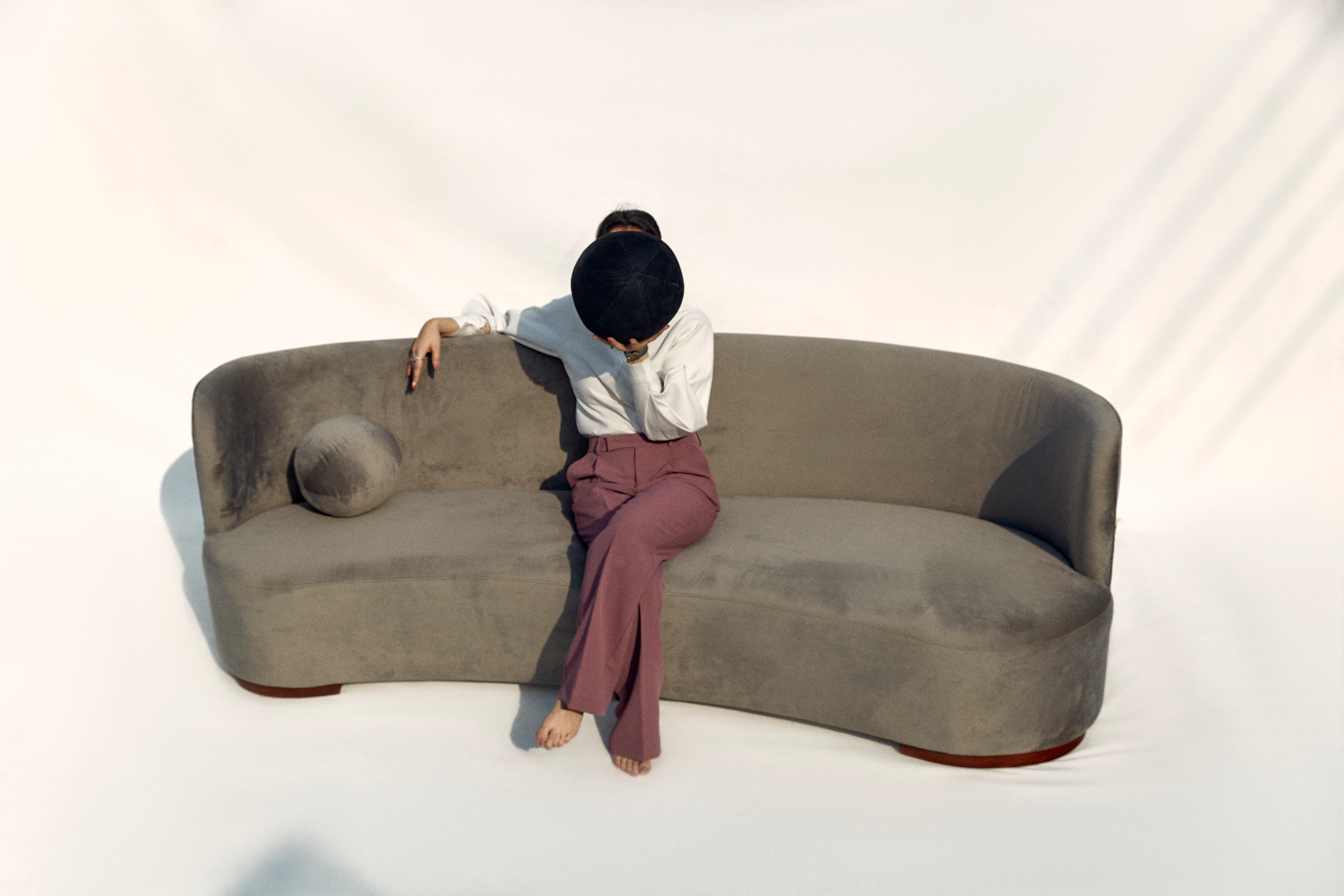 SKINNY BEAN SOFA - Image 4