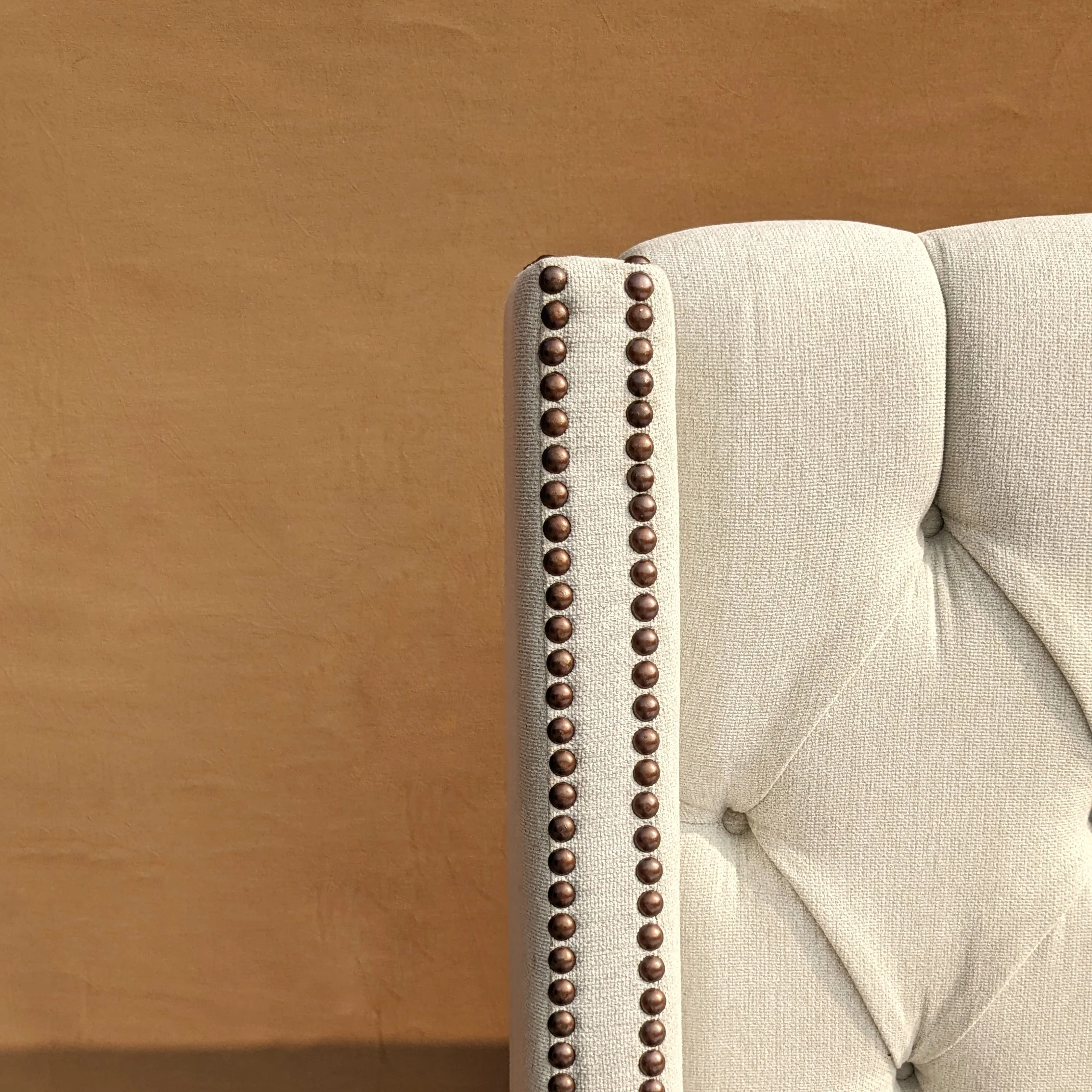 TUFTED BED - Image 3